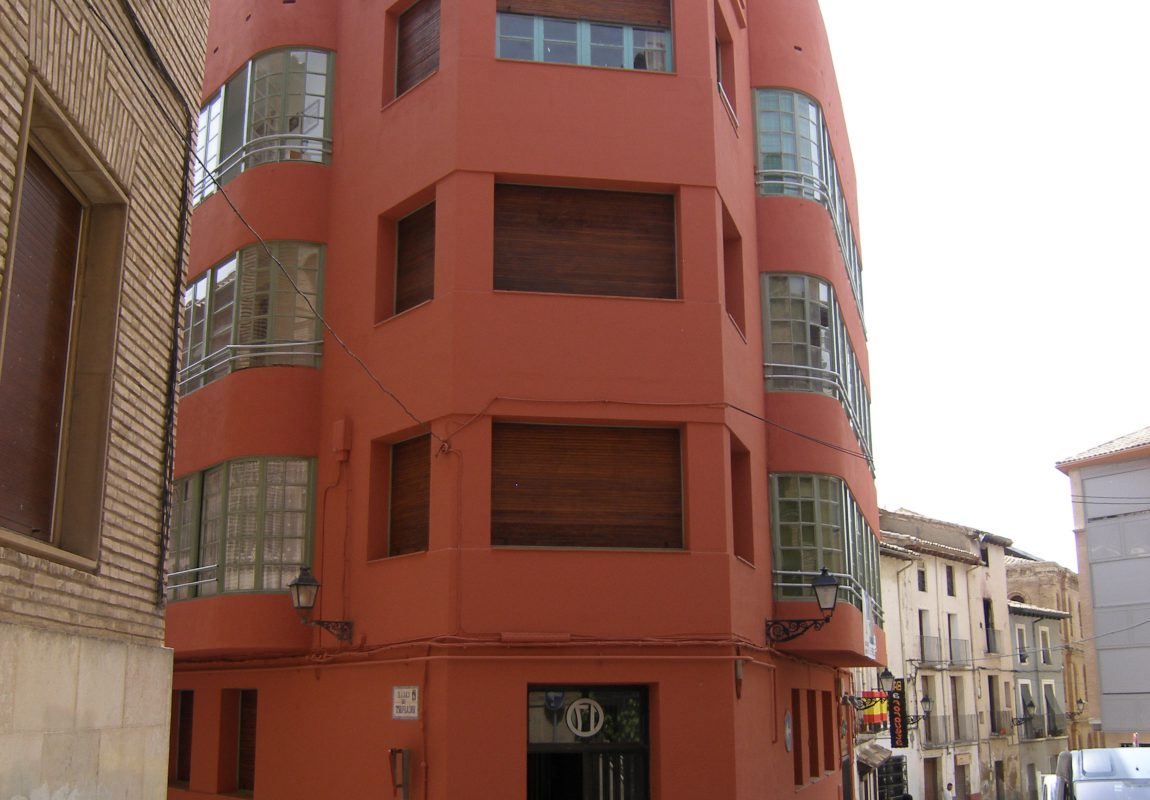 Rehabilitación de fachadas en la casa de Las Lástimas (Huesca)